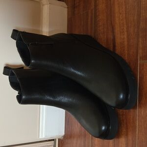 Cole Haan Black Leather Waterproof Boots Size 8.5